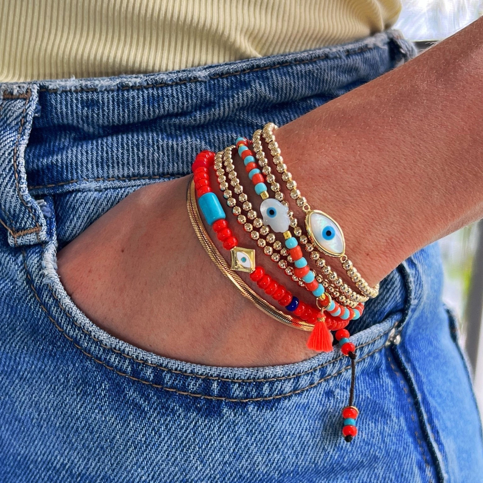 Effortless Elegance — Gold Herringbone Bracelet